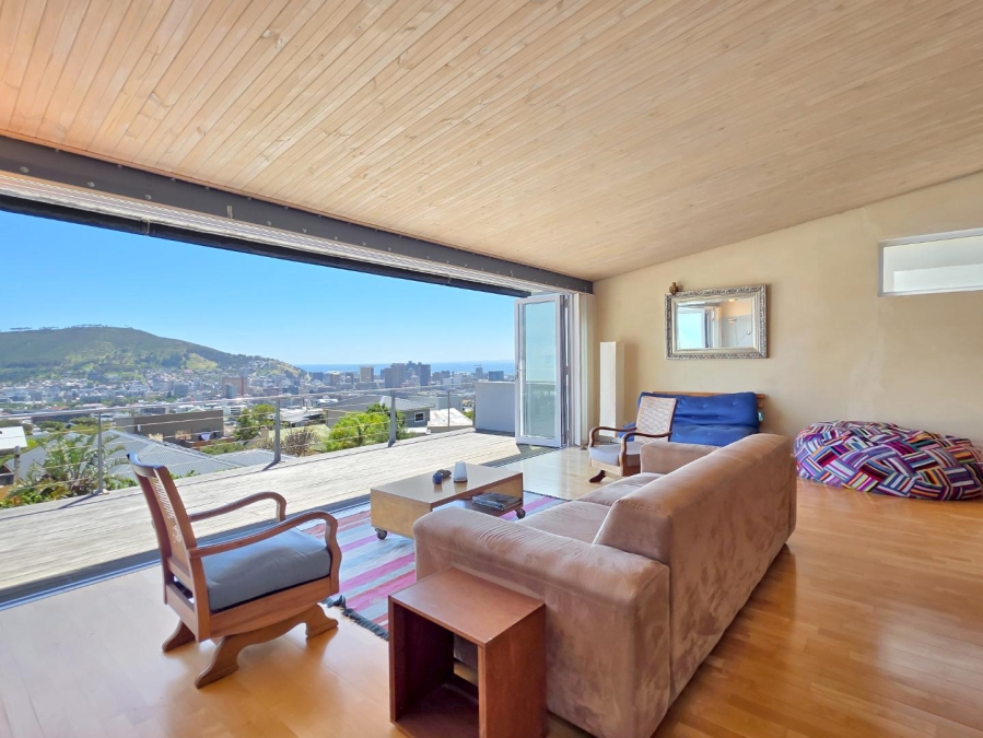 To Let 2 Bedroom Property for Rent in Vredehoek Western Cape